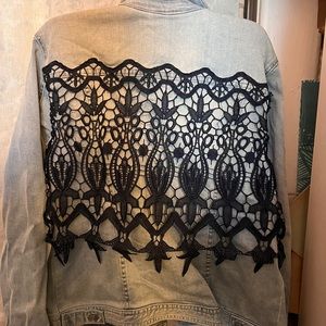 Pre-owned very stylish Chico’s Jean Jacket. Perfect for spring Smoke-free home.